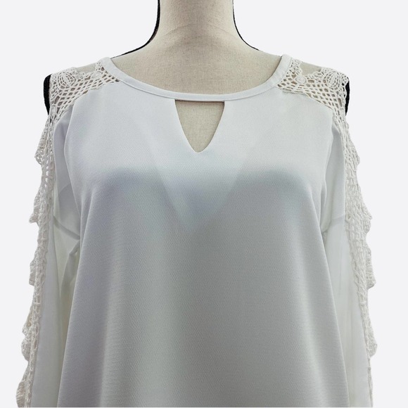 LE Lis White Crochet Lace Cut-Out Blouse Small - Picture 3 of 12